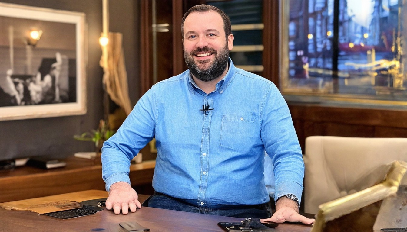 'But It's the Standard!': Cardano Creator Hoskinson Responds to Avalanche Founder's Joke About Ripple
