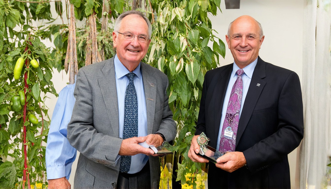 National Garden Bureau, All-America Selections recognize pepper breeder Terry Berke, Territorial Seed Company President Tom Johns