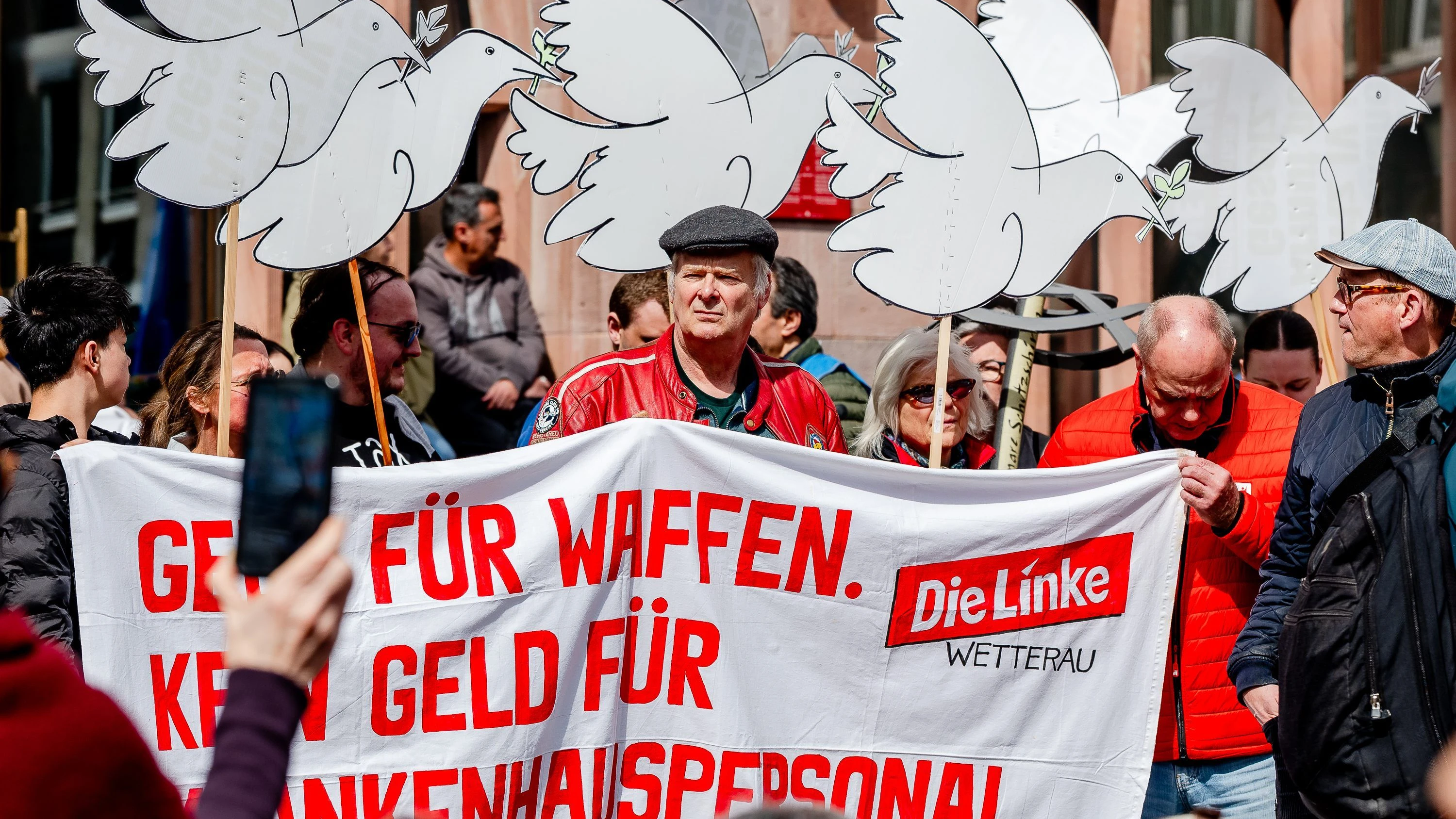 Ostermarsch in Frankfurt: Friedensappelle an Trump, Putin und die Mullahs