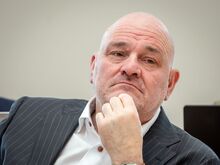 Angriffe auf Zugbegleiter: Verkehrsminister will über Alkoholverbot im Zug sprechen