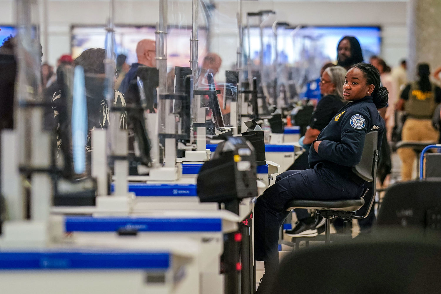 When will TSA lines go back to normal? Travelers may face delays for days or weeks