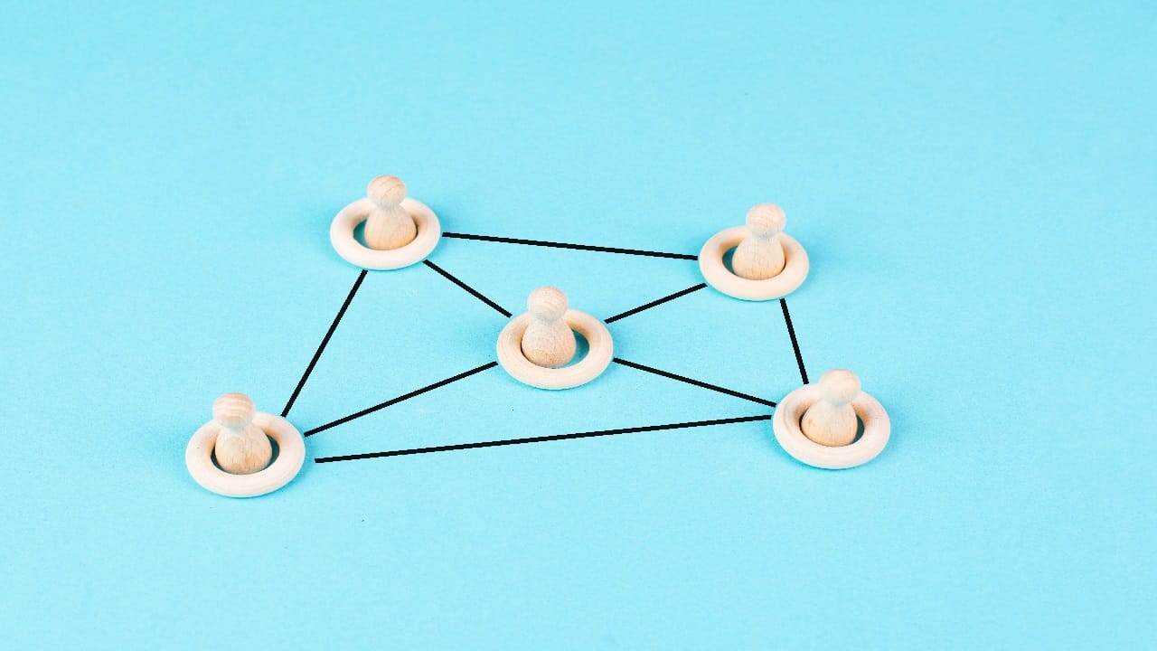 Intelligent Network Organizations: Why Team Structure Trumps Technology