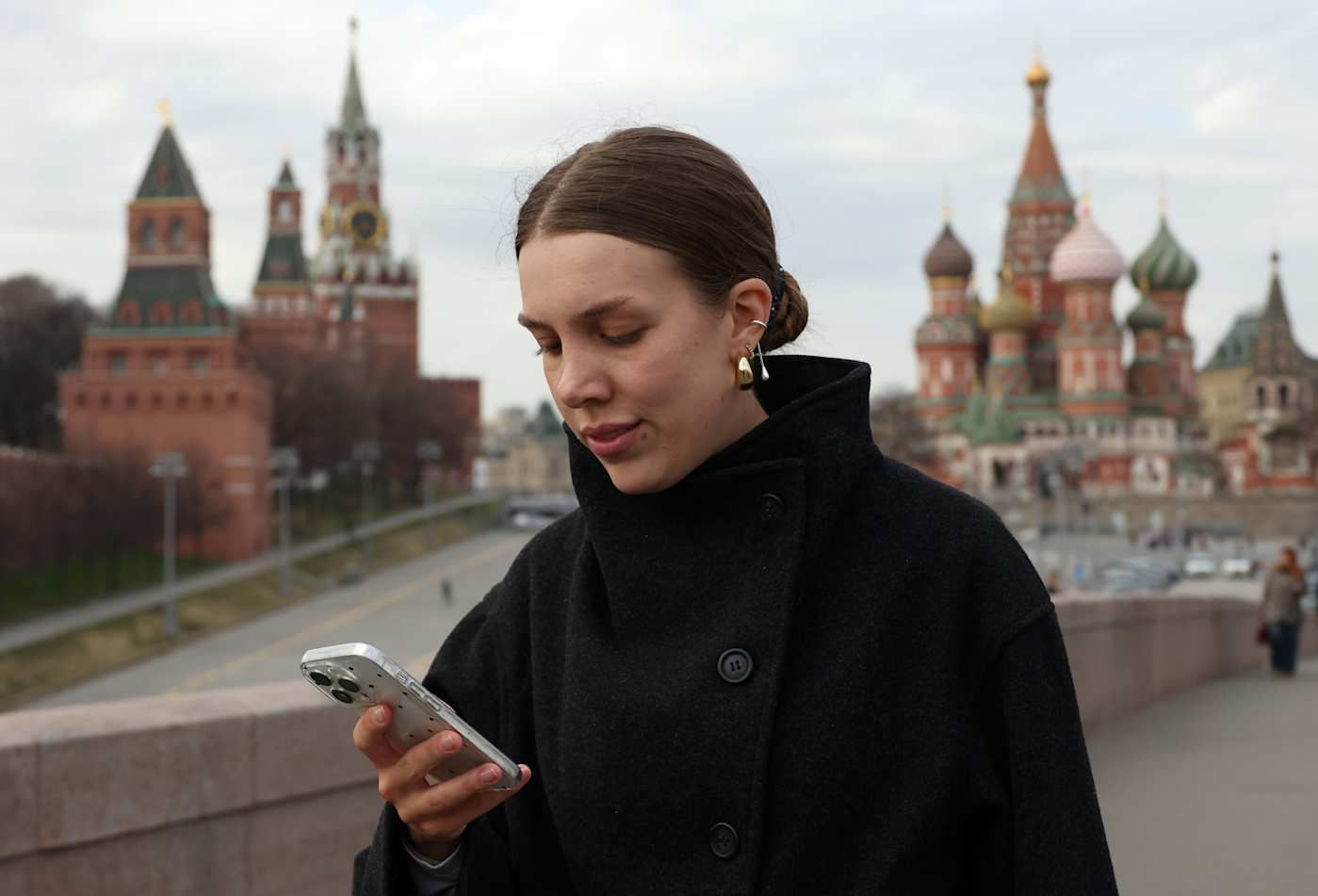 Russia closes loophole to fully block payments for Apple services