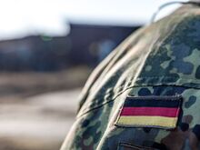 Genehmigung für lange Reisen: Neue Bundeswehr-Regel: Politik für pragmatische Lösung