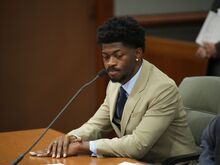 Leute: Richter gewährt Rapper Lil Nas X Behandlung statt Haft