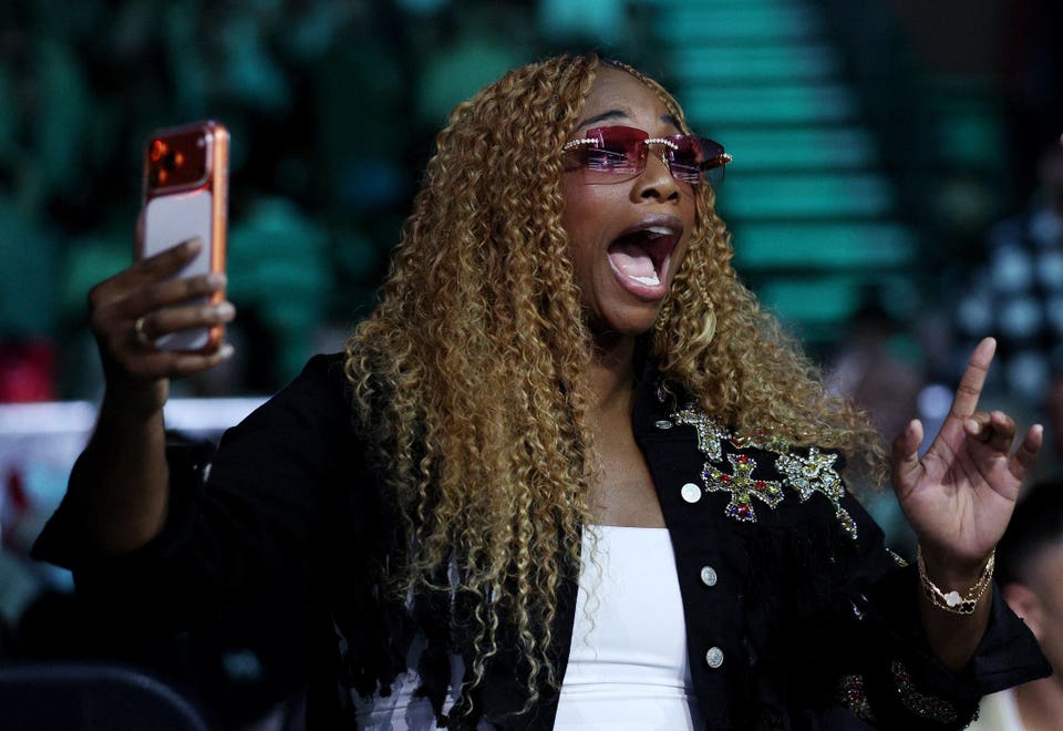 Claressa Shields Calls For Former Heavyweight Champ’s Retirement After Exciting Fight