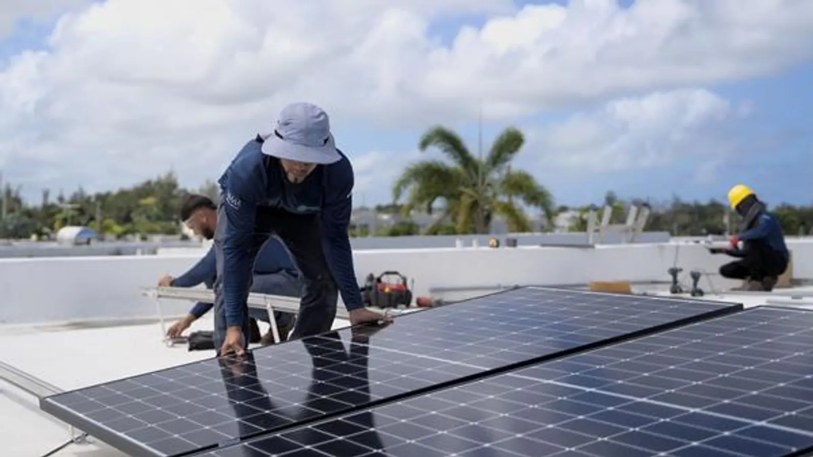 Rooftop solar reaches 20% of Puerto Rico’s generation mix