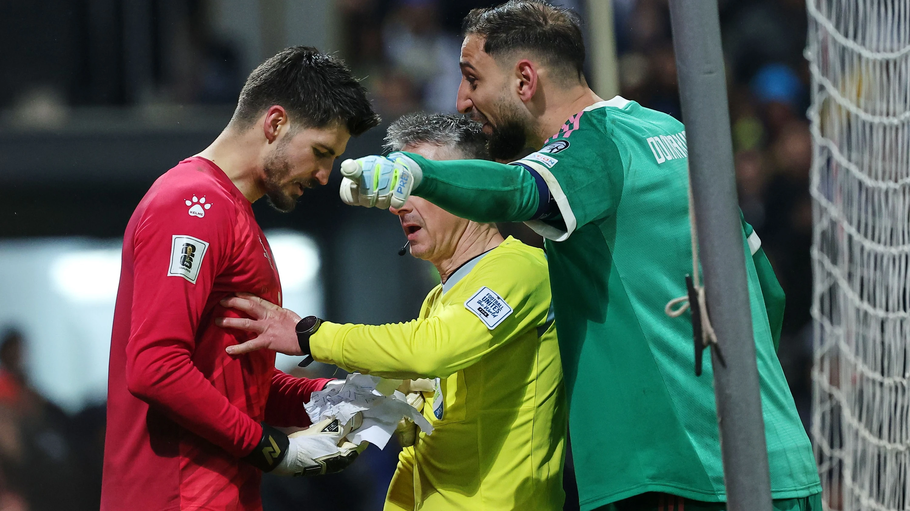 WM-Quali für Bosnien: Bosnien-Torwart verrät Trick bei Zettel-Ärger mit Donnarumma