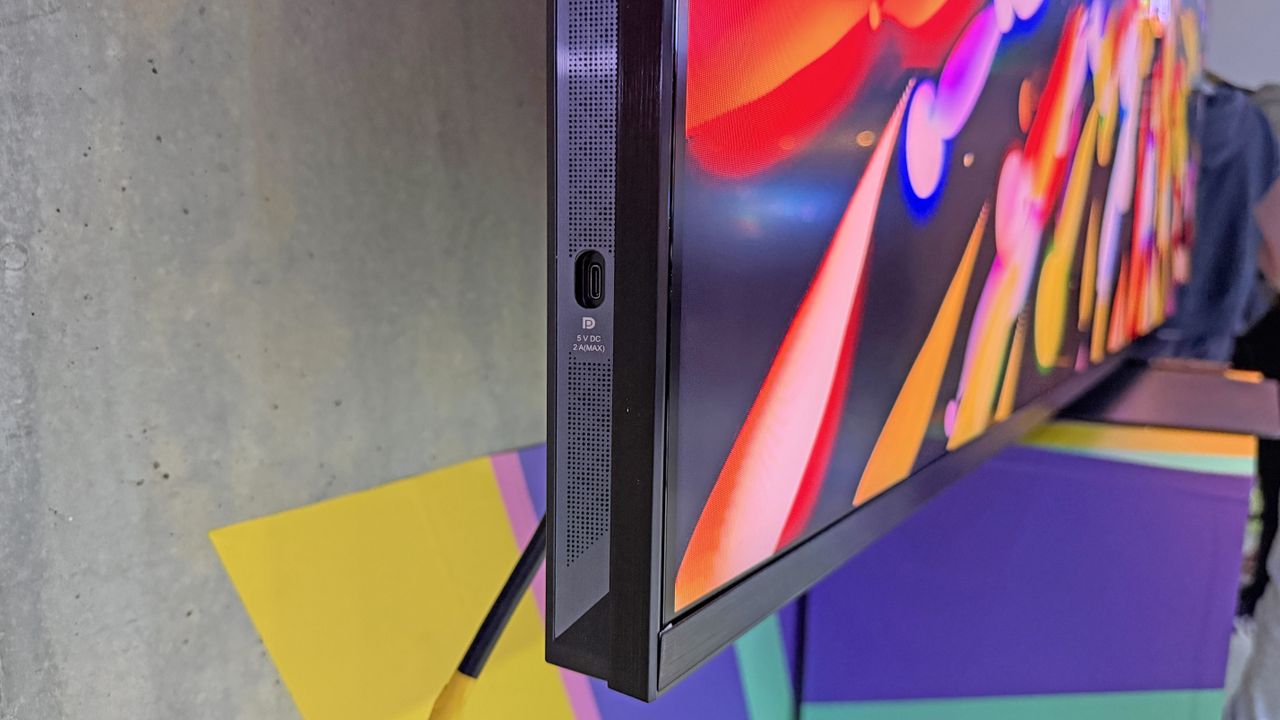 Someone finally did it: a high-end TV with a DisplayPort connection actually is coming this year, including 4K 180Hz support