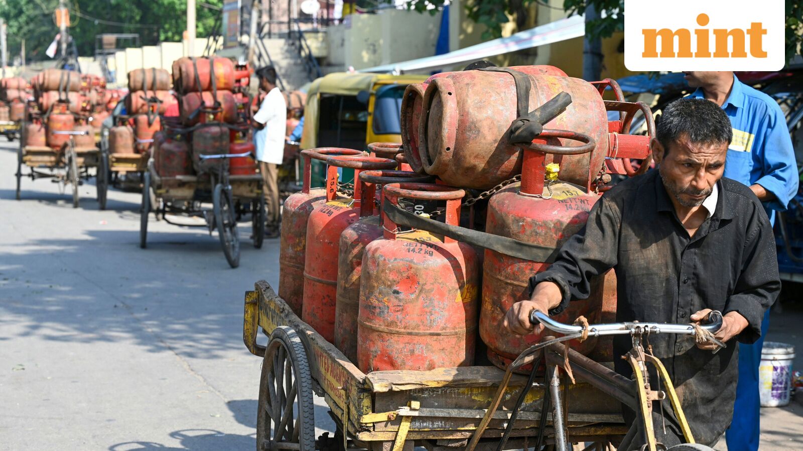Govt ramps up LPG supply to meet demand, 6.6 lakh sold in 14 days