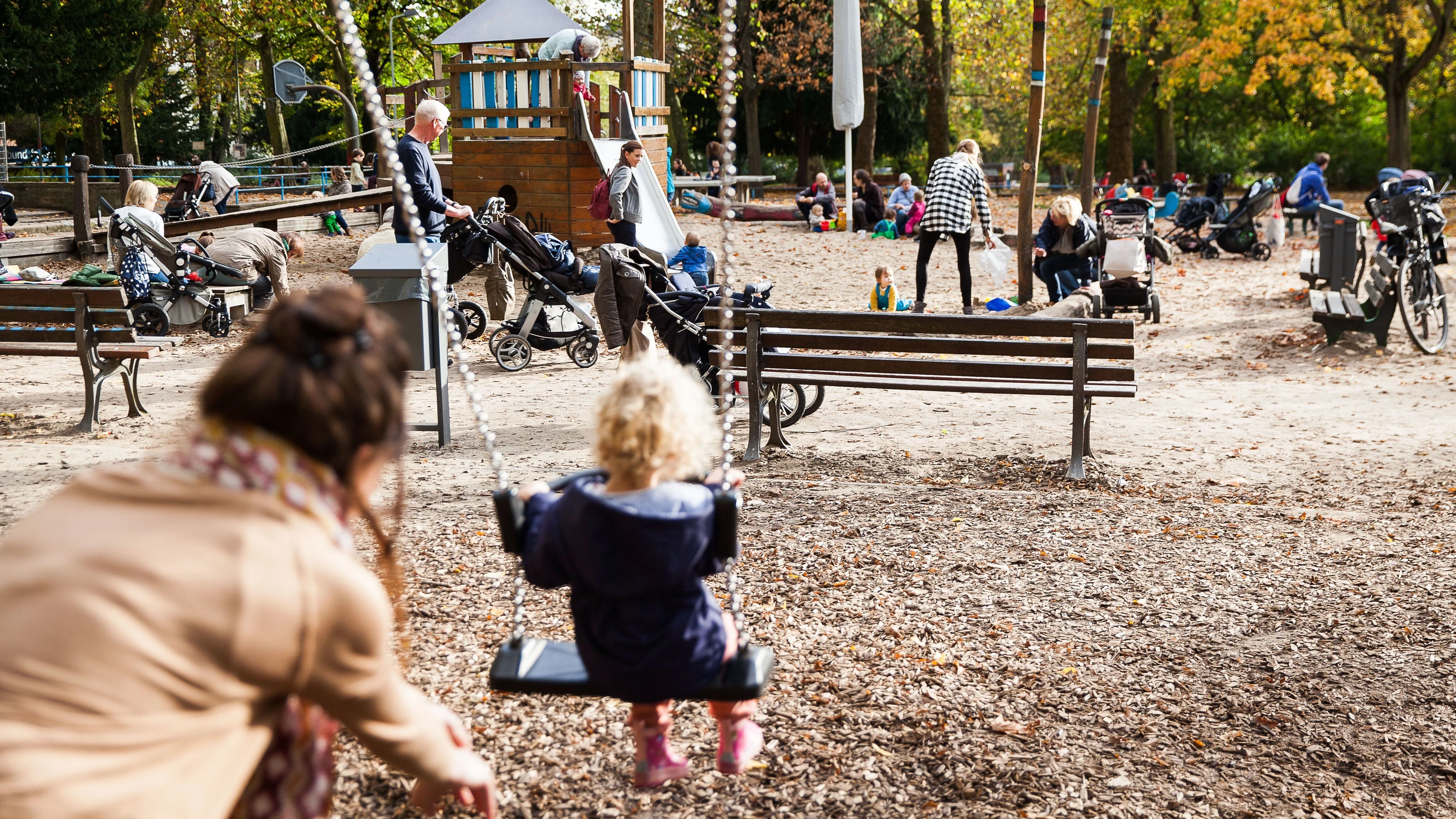 Generationen im vergleich: Der Trend geht zur intensiven Elternschaft