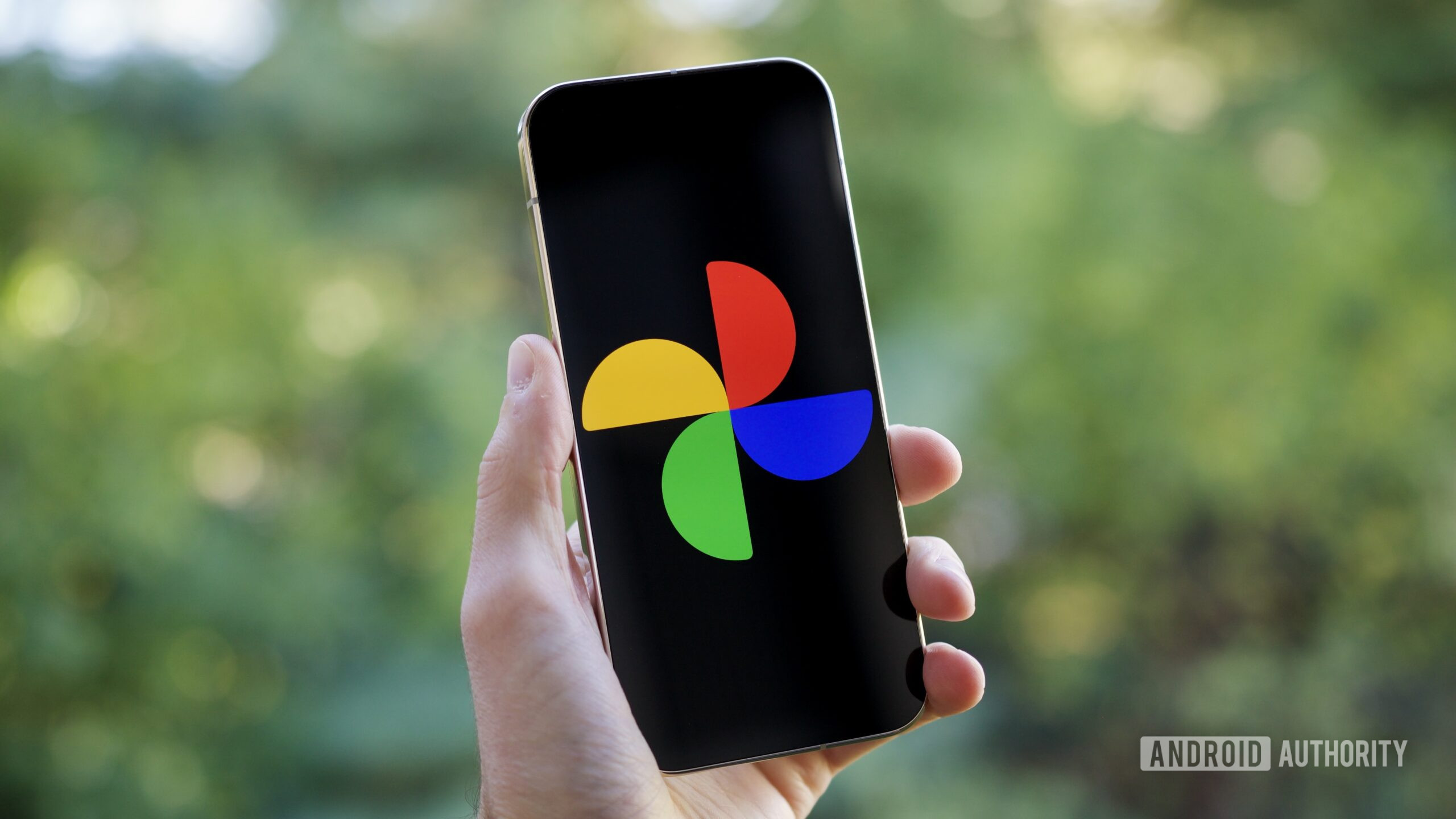 Google Photos could limit Pixel-exclusive AI editing features for your own good