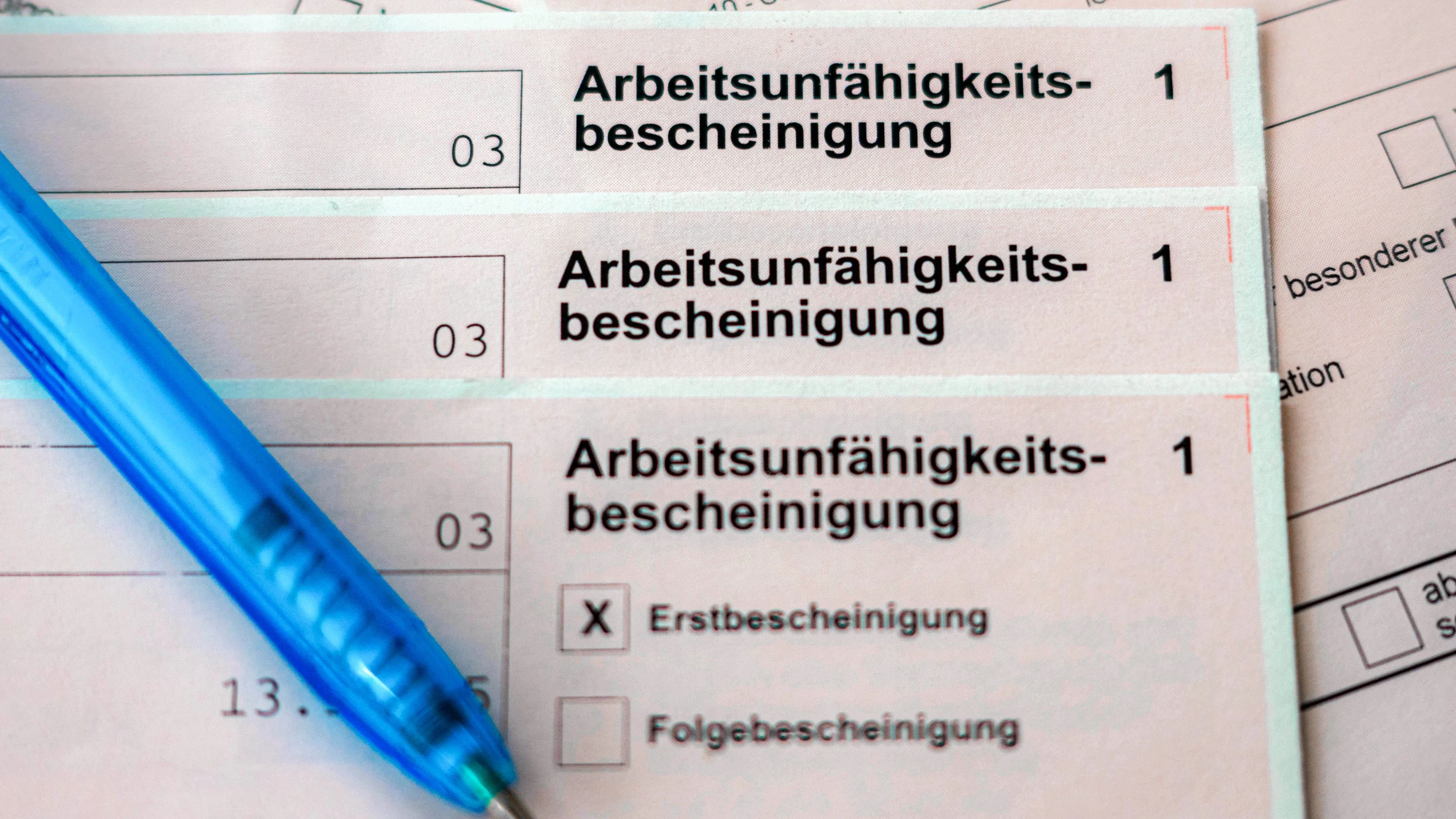 Kolumne „Mein Urteil“: Krank im Urlaub – was ist zu beachten?