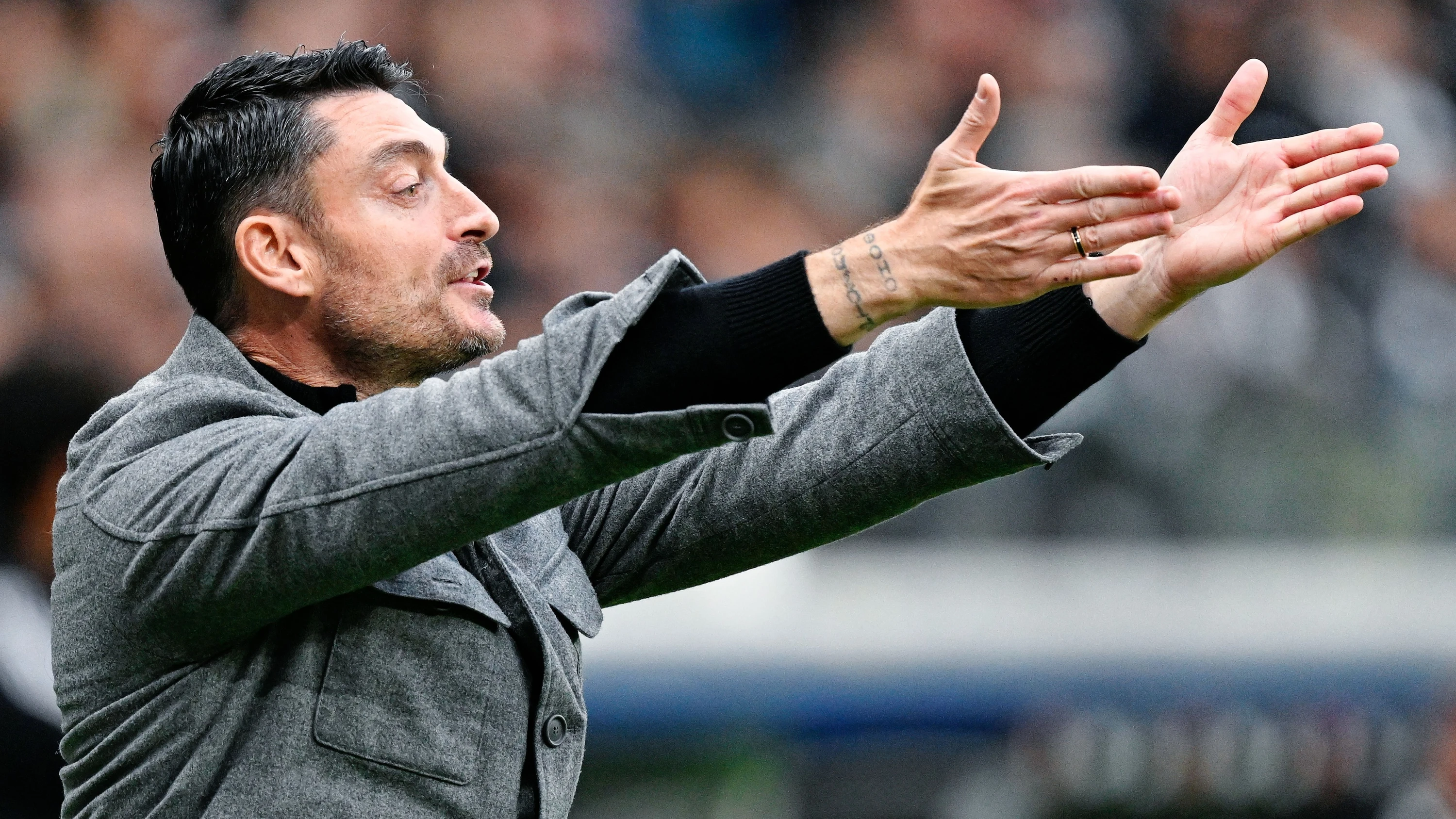 Frankfurter enttäuschung: Kopfschütteln über Eintracht-Trainer Riera