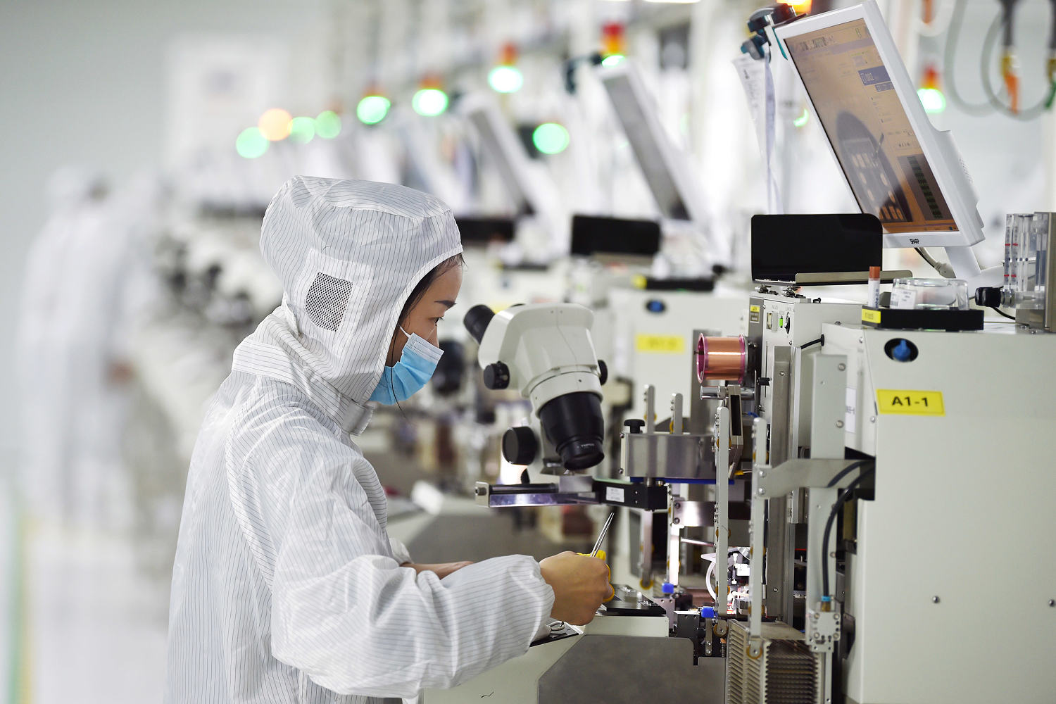 Bill to ban sale of key AI chipmaking equipment to China introduced in House