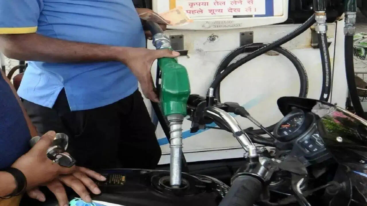 Oil Ministry Assures No Fuel Shortage as Crude Prices Fall, Imposes Temporary Purchase Limits
