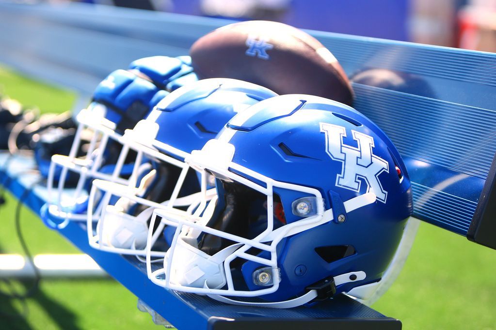 Kentucky DL Nic Smith Dies at 20; No Foul Play Suspected